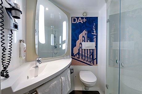 DOUBLE ROOM DREAM
