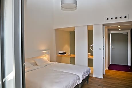 Twin Room with Shower