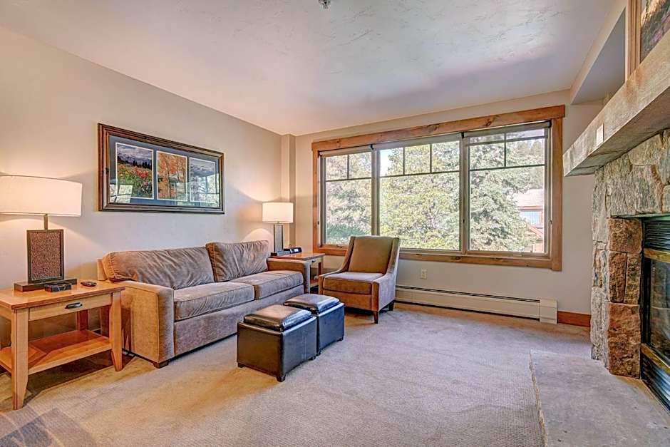 Mountain Thunder Lodge