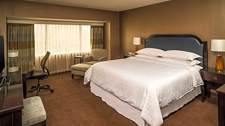 The Plaza Hotel Columbus at Capital Square
