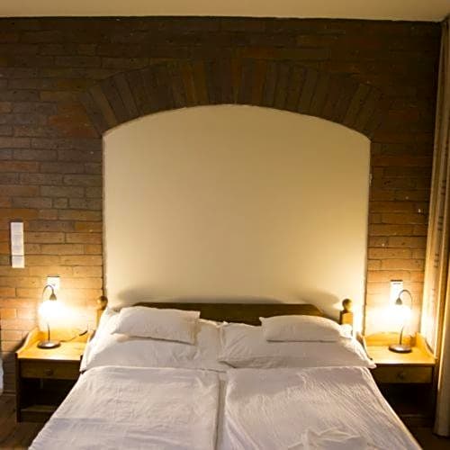 Viktor Bor- és Vendégház****