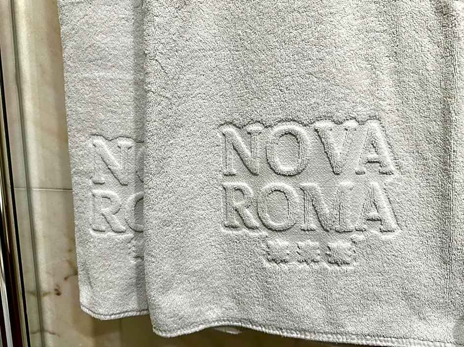 Foto 1 di 6 di Nova Roma