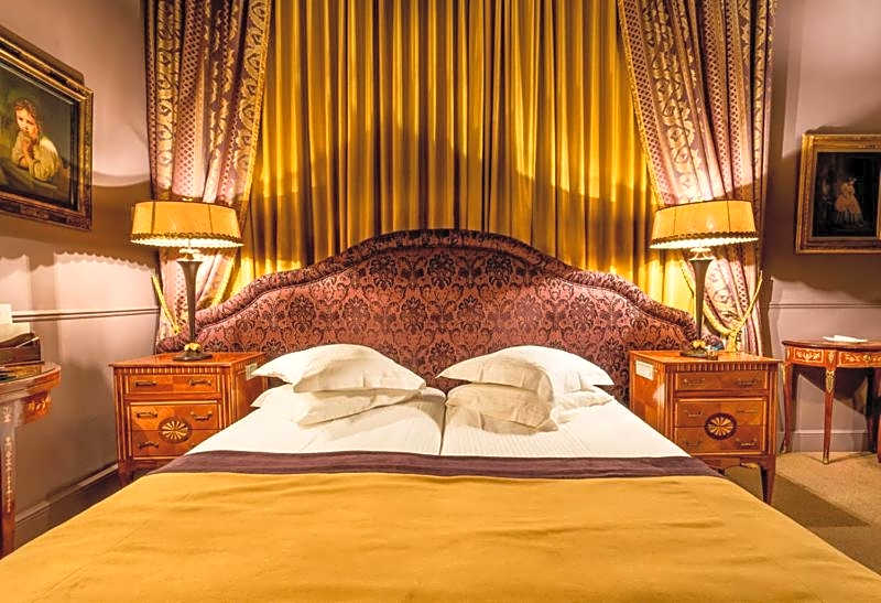 Canal Suites