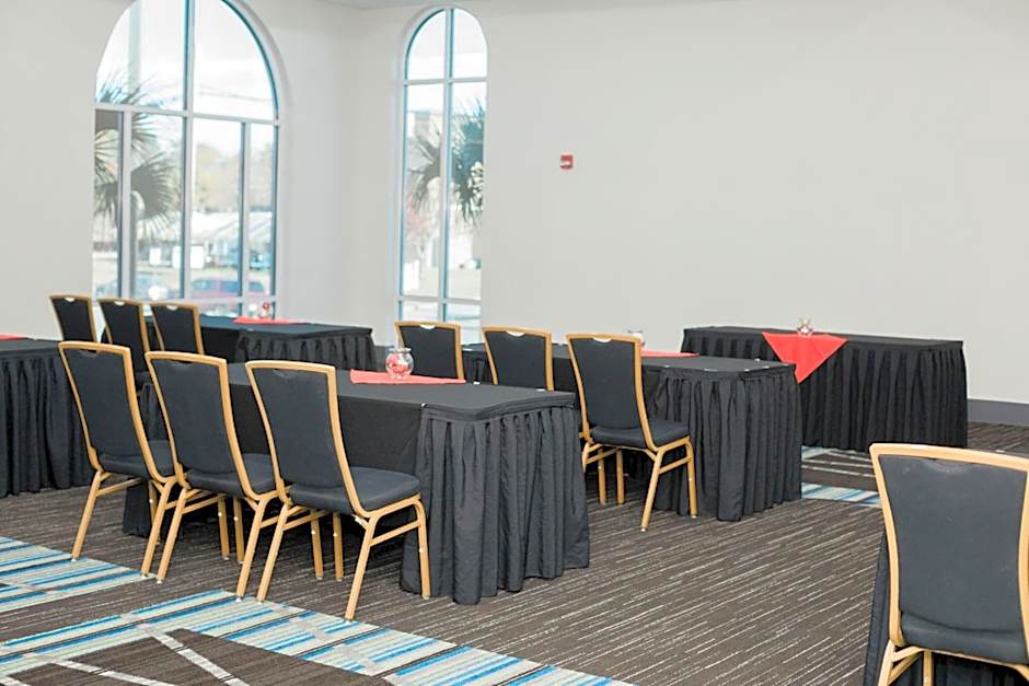 Holiday Inn Express Hotel & Suites Columbia-Fort Jackson By IHG