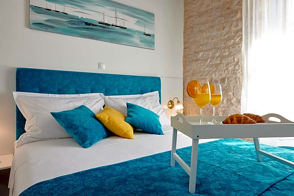 Palace Central Square