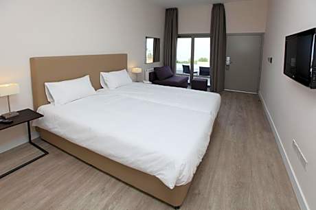 Ground Floor Suite
