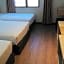 Ease Hotel