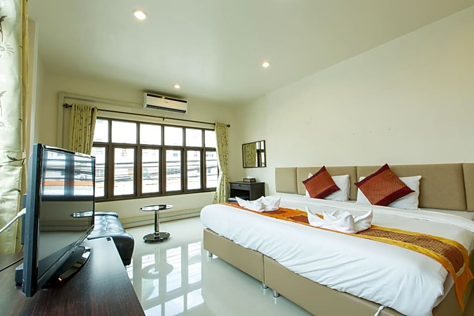 Chiang Mai Waroros Boutique Hotel