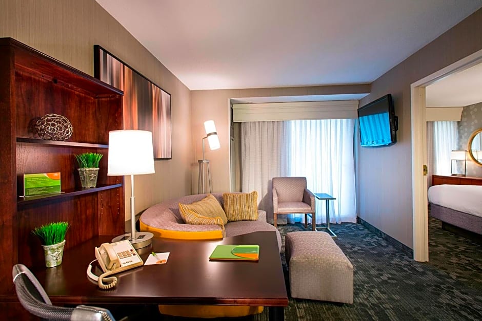 Courtyard by Marriott Tysons McLean