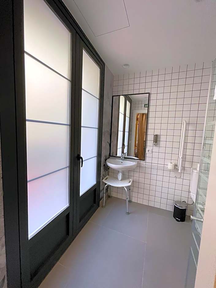 VTZ The Botanic Hostel