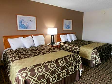 2 Queen Beds Deluxe Non-Smoking