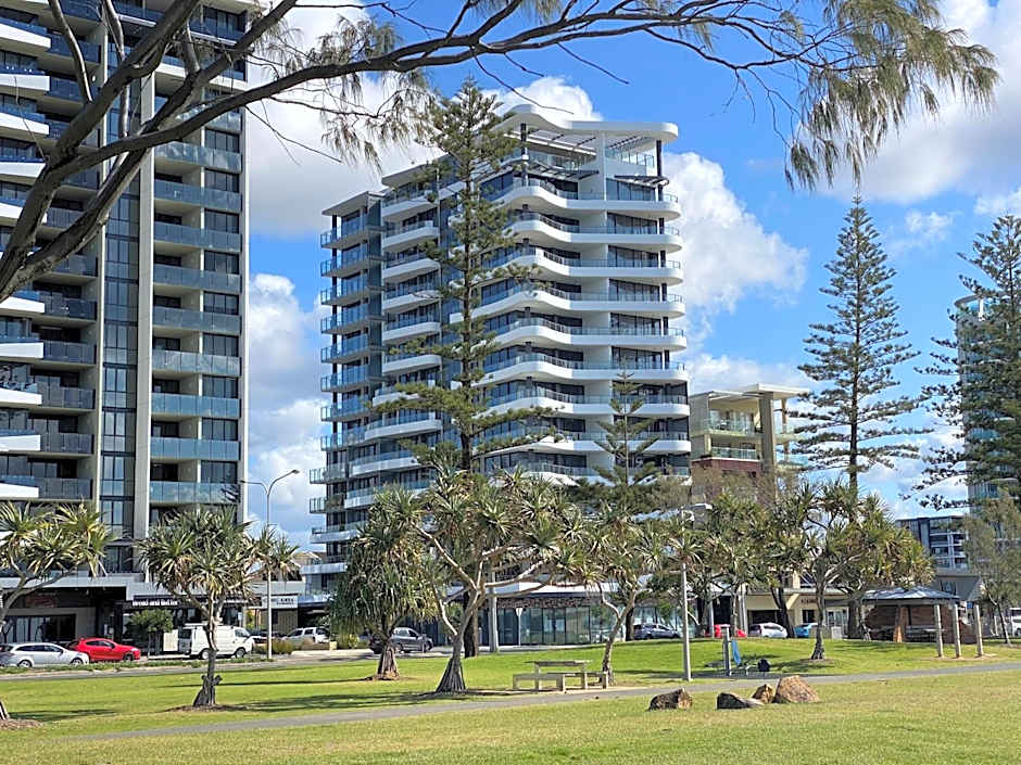 X Kirra Apartments