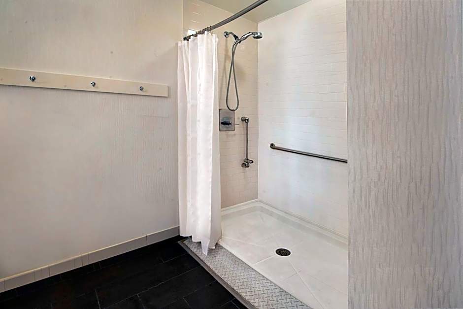 Four Points By Sheraton Philadelphia City Center