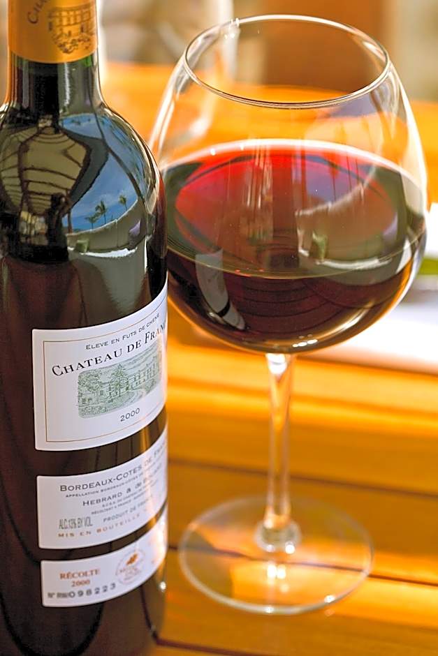 Holland House Beach Hotel