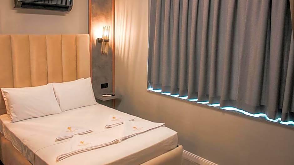 Photo 1 of 5 of Superior 1 King Bed