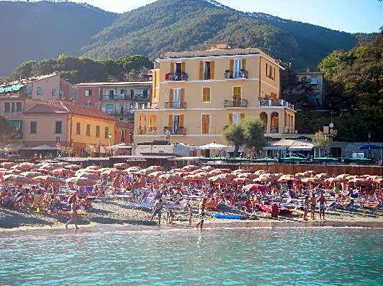 Photo 1 of 35 of Hotel La Spiaggia