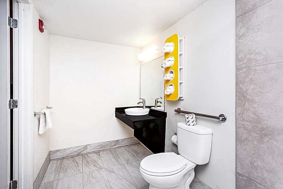 Relax Inn by OYO Columbus OH I 70