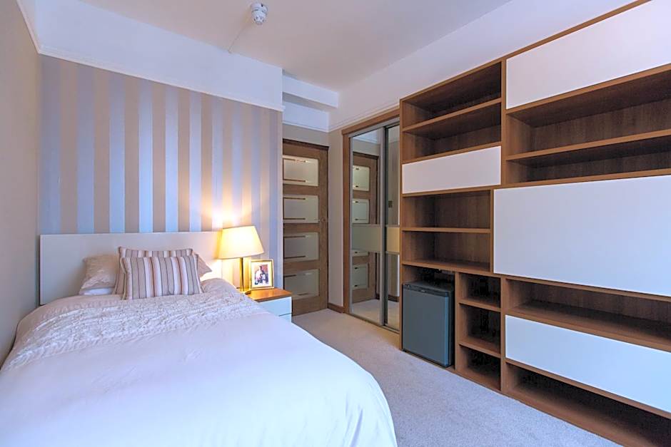 Vincent House London Residence