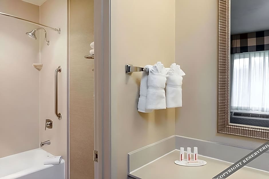 Holiday Inn Express Anaheim West By IHG