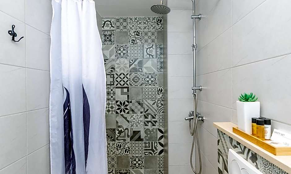 Villa Majkovica - 4 Bedroom Villa with Private Pool & En-Suite Bathrooms & Parking