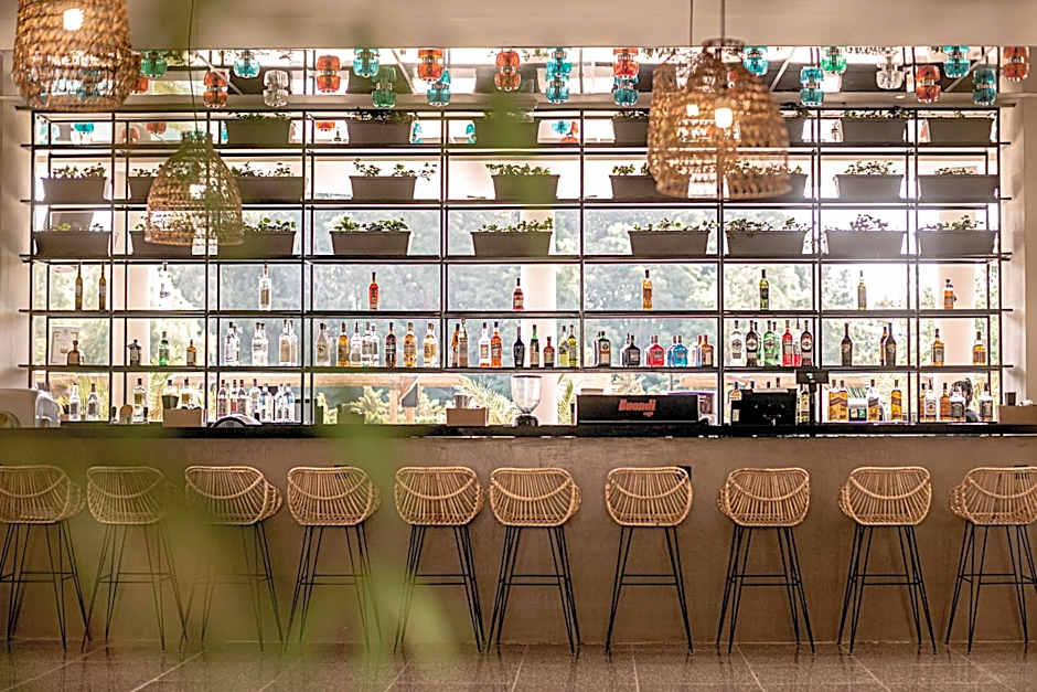 Sunny Beach Club - Adults Only #YouthfulVibes