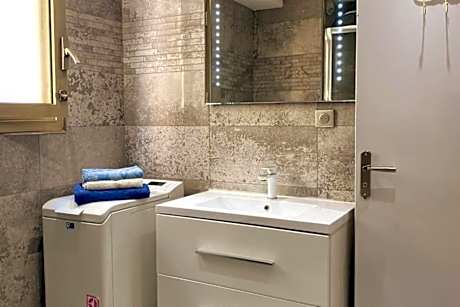 St Raphaël centre calme clim mer commerces à pieds