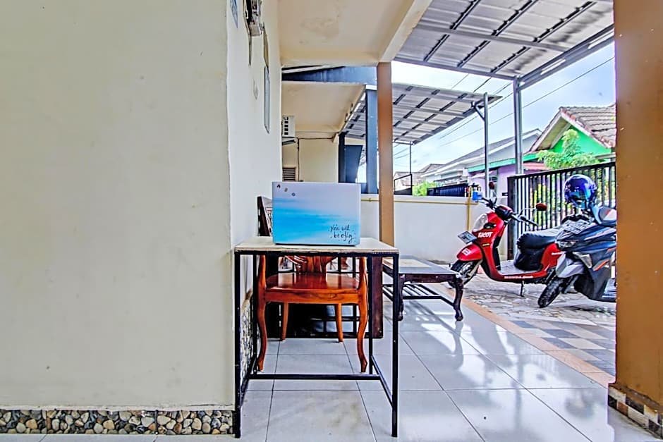 OYO Life 91268 Homestay Bu Erma Syariah
