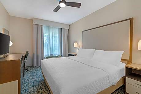 1 King 2 Dbl Beds 2 Bdrm 2 Bath Suite Nonsmok