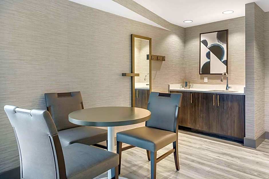 Cambria Hotel Niagara Falls