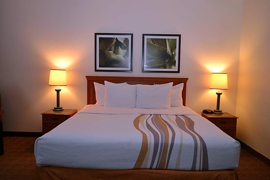 La Quinta Inn & Suites by Wyndham Lakeland East