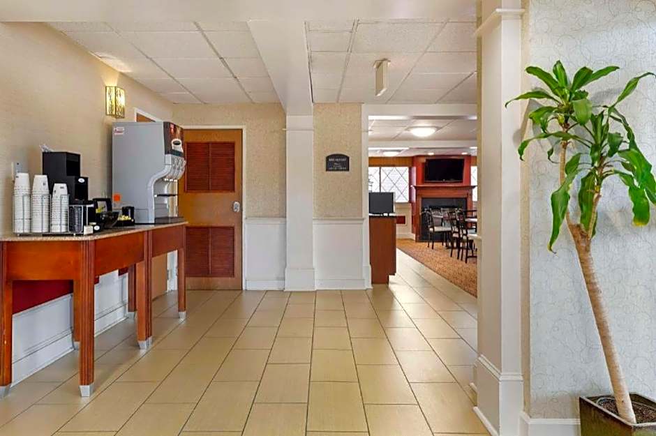 Best Western Plus The Inn At Sharon/Foxboro