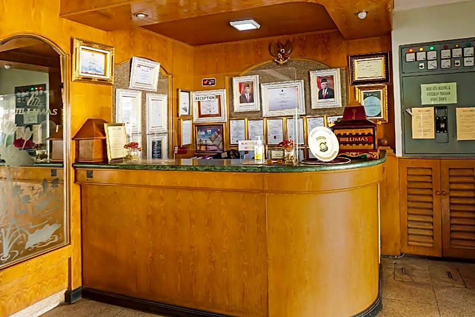 Collection O 92690 Hotel Limas