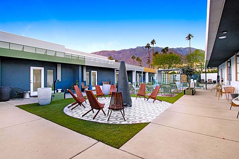 Mahala - 21 and Over - A Town & Desert Boutique Hotel