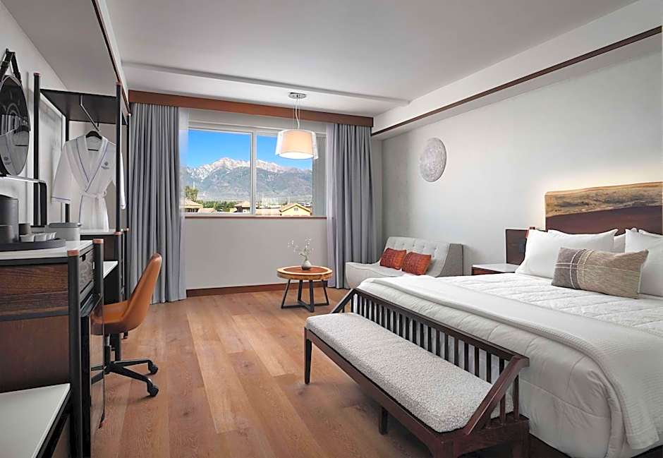 Sanctity Hotel Rancho Cucamonga, Tapestry Collection Hilton