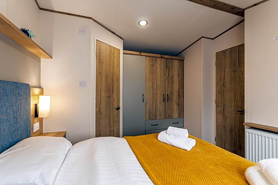 Squirrel Lodge with Hot Tub