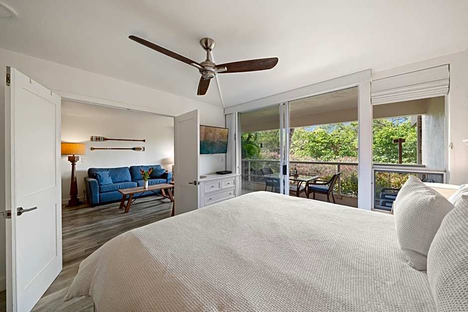 Renovated Condo - 3 Min Walk to Toes in the Sand!