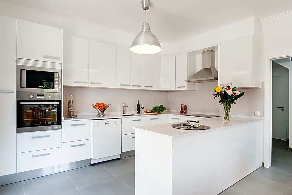 Beachouse - Surf, Bed & Breakfast