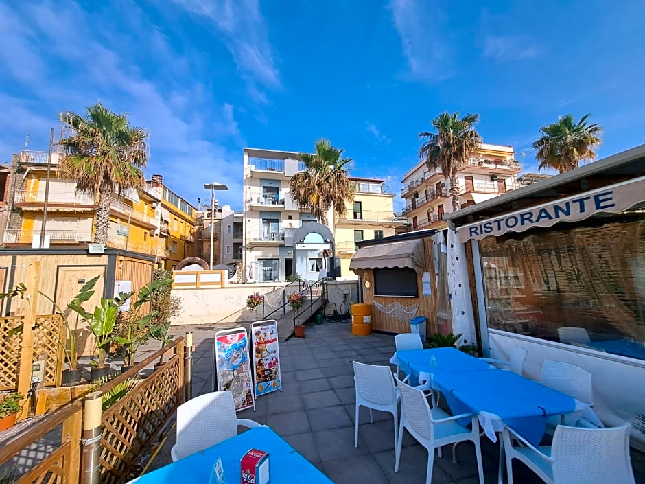 Maniel Beach Hotel