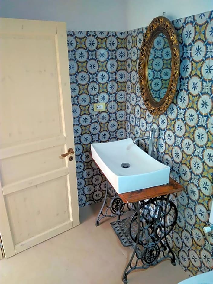 La casa dalle finestre blu