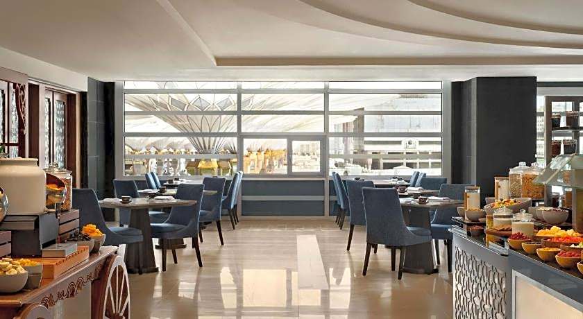 Anwar Al Madinah Movenpick Hotel