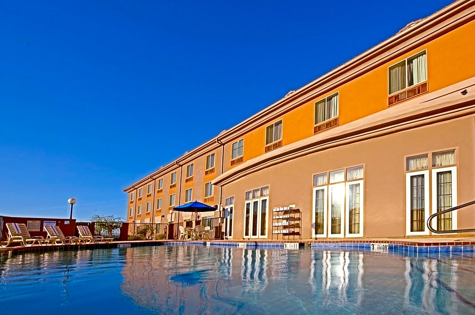 Holiday Inn Express & Suites Tucson, an IHG Hotel