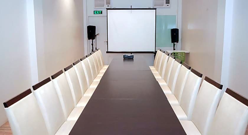 Casablanca Suites Near Airport