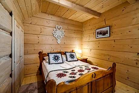 One Bedroom Apartment with Terrace, Fireplace and Mountain View