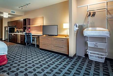 Larger Guest room, 2 Queen
