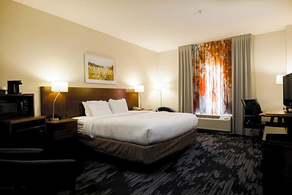 Fairfield Inn & Suites by Marriott Charleston North/Ashley Phosphate