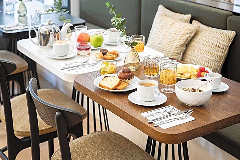 Best Western Premier The Blake Paris Gare Saint Lazare