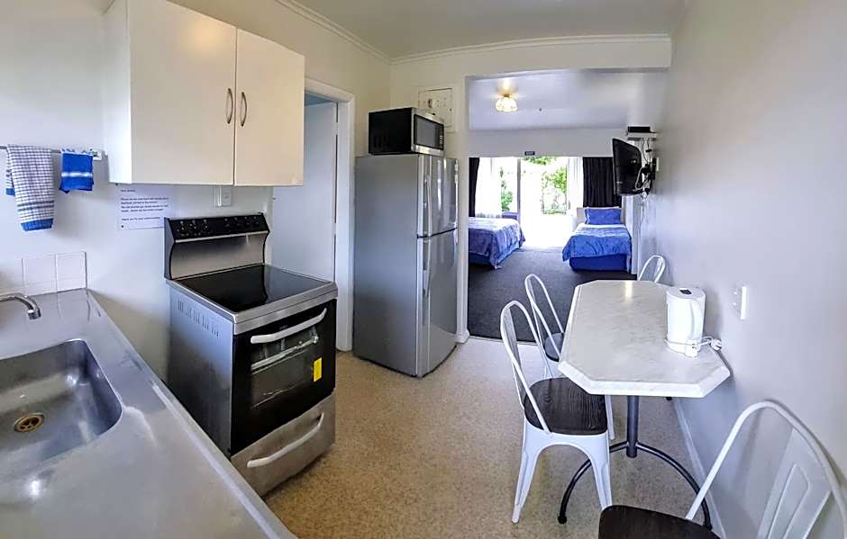 Cambrian Lodge Motel