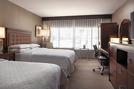 1 Double Bed Pool View Non-Smoking