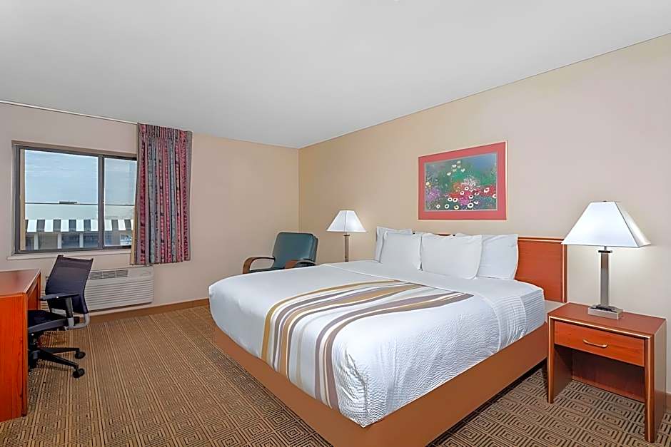 Norwood Inn & Suites Indianapolis East Post Drive
