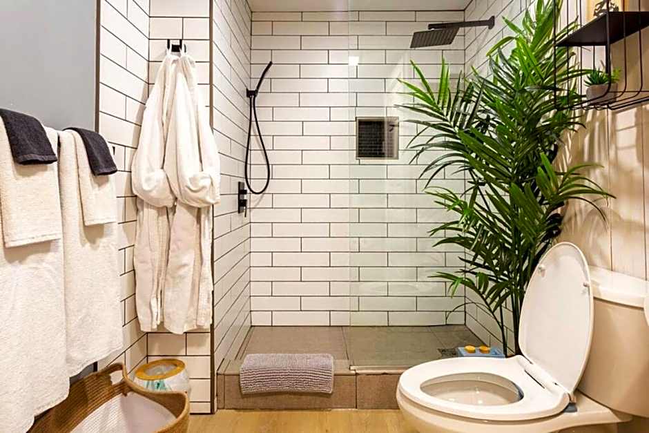 The Old Kettle Cabin with Hot Tub